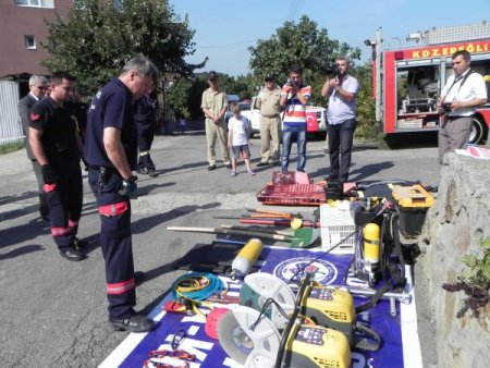Deprem tatbikatında 2 yaralı enkazdan çıkarıldı