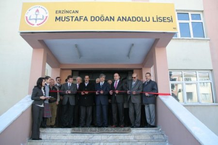 Depremde Ölen 3 Aylık Öğretmenin İsmi Mezun Olduğu Okula Verildi