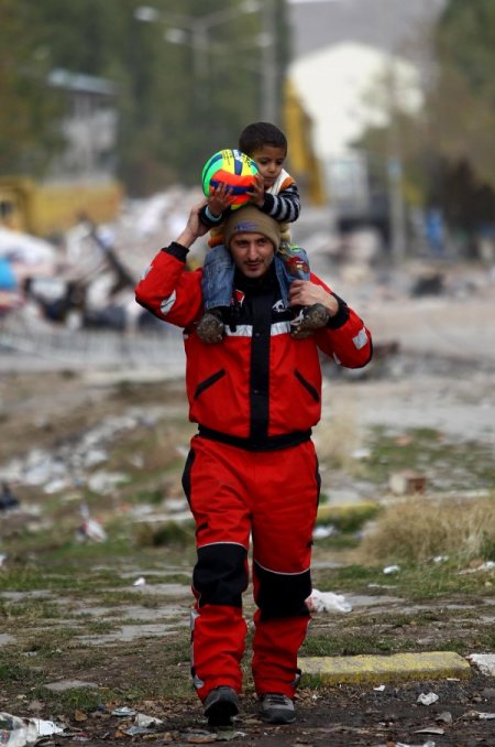 Depremzede Çocuklar, Travmadan Drama Oynayarak Uzaklaşıyor