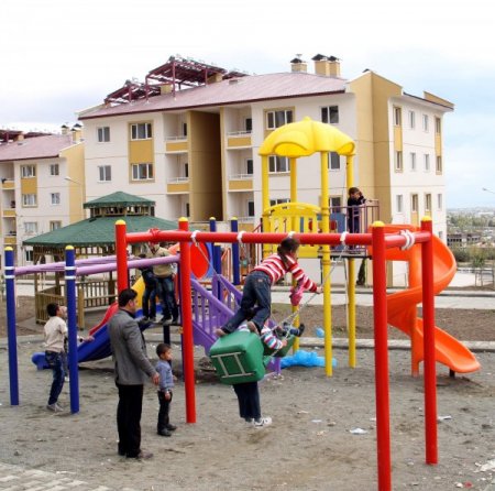 Depremzedeler, Kurban Bayramı'nı yeni evlerinde geçiriyor