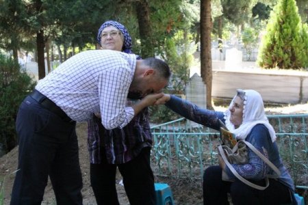 Depremzedeler Karamürsel’de Kur'an Ve Dualarla Anıldı