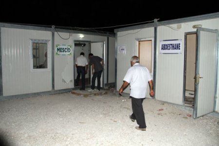 Depremzedeler Konteyner Kentte İlk Teravih Namazını Kıldı