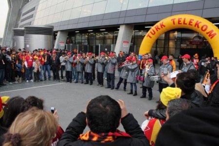 Derbi coşkusu Türk Telekom Arena’dan sokaklara taşacak
