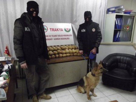 Dereköy'de piyasa değeri 2 milyon 673 bin TL olan 44 kilo eroin ele geçirildi