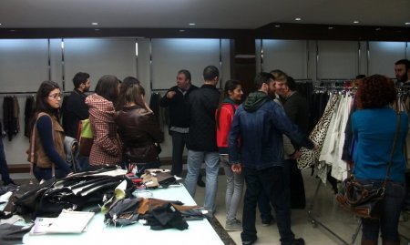 Deri tasarım finalistleri İZBAŞ’ta fabrikaları gezdi