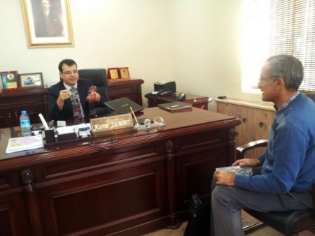 Derik Kültür Sarayı'nın ilk gösterisi Hacivat ile Karagöz oldu