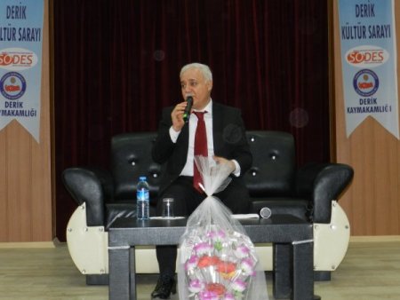 Derikliler, Nihat Hatipoğlu konferansına akın etti