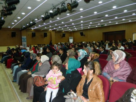 Derik’te 8 Mart Kadınlar Günü'ne özel konferans