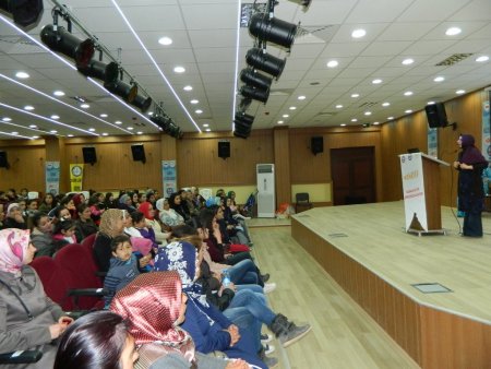 Derik’te 8 Mart Kadınlar Günü'ne özel konferans