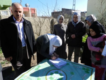 Derik’te kıyafet özgürlüğü kampanyasına 6 bin 200 imza toplandı
