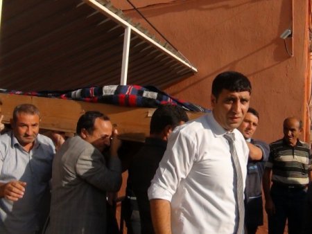 Derik’te trafik kazası: 2 ölü, 1 yaralı