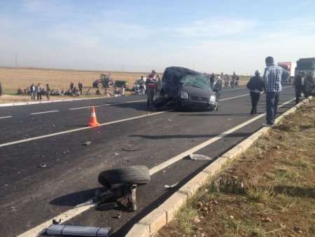 Derik’te trafik kazası: 2 ölü, 1 yaralı