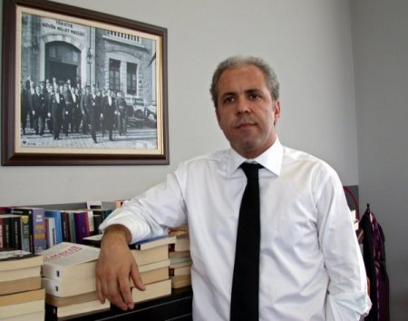 'Derin yapı çatışarak değil uzlaşarak AK Parti içinde varlığını koruma derdinde'