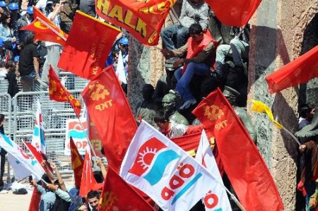 (derleme) Taksim'de 1 Mayıs Kutlaması