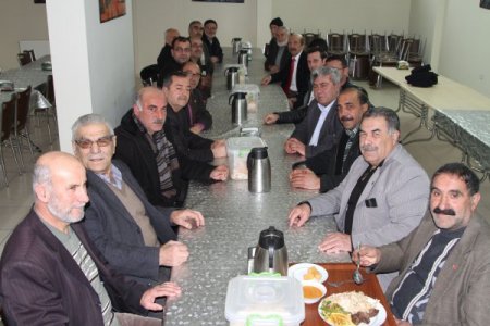 Dernek üyeleri muhtarlar ile bir araya geldi