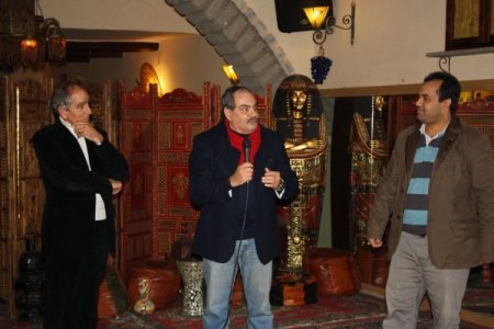 Dernekler buluşmasında İstiklal Marşı jesti