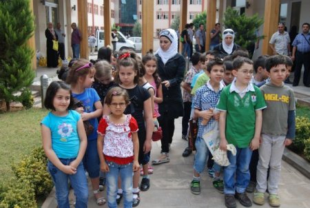 Ders zili bu sefer Suriyeli çocuklar için çaldı