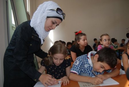 Ders zili bu sefer Suriyeli çocuklar için çaldı