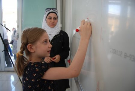 Ders zili bu sefer Suriyeli çocuklar için çaldı