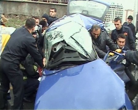 Dersane Öğretmeni Hurdaya Dönen Araçtan Yaralı Kurtuldu