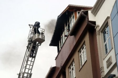 Dershanede Çıkan Yangın Maddi Hasara Neden Oldu