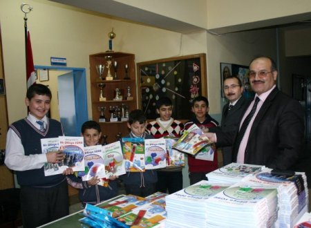 Dershaneye Gidemeyen Öğrencilere Kaynak Kitap Yardımı
