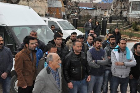 Dersimspor taraftarından çelenkli protesto