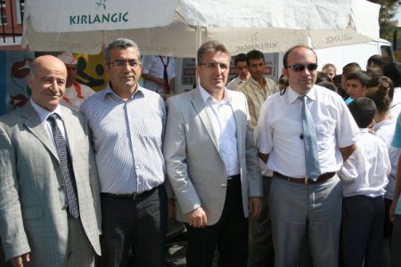 Derste öldürülen öğretmen için lokma döktürüldü