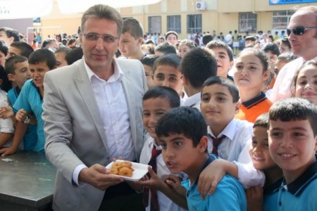 Derste öldürülen öğretmen için lokma döktürüldü