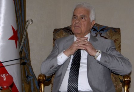 Derviş Eroğlu: Kahve içtik diye Hristofyas’ı bıçakla tehdit ettiler