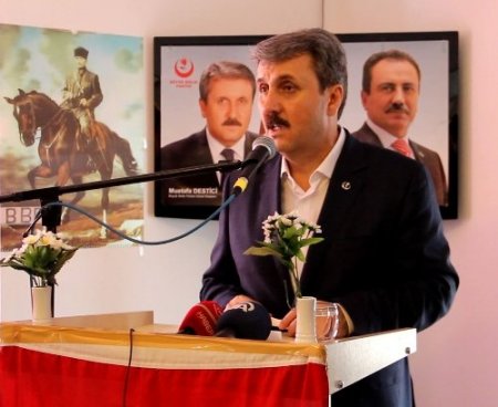 Destici: Uluslararası güçlerin müdahale etmesini destekliyoruz