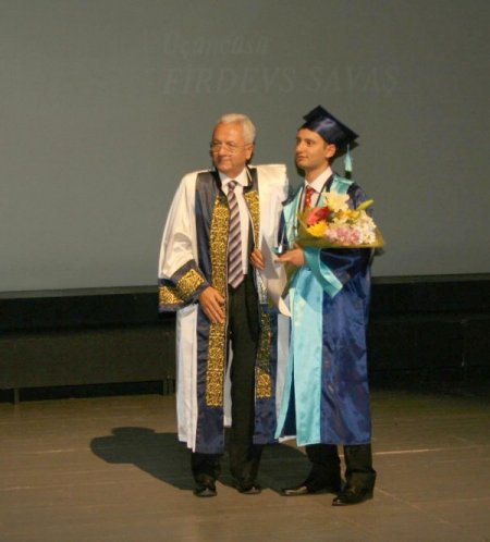 DEÜ Hukuk Fakültesi 30. dönem mezunlarını verdi