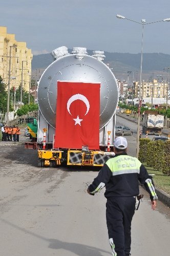 Dev kazanı taşıyan TIR, Aliağa'dan yola çıktı