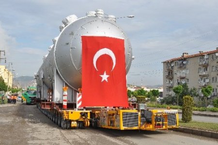 Dev kazanı taşıyan TIR, Aliağa'dan yola çıktı