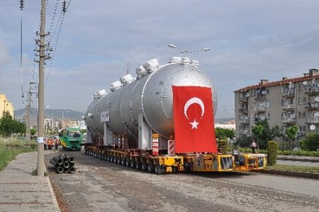 Dev kazanı taşıyan TIR, Aliağa'dan yola çıktı