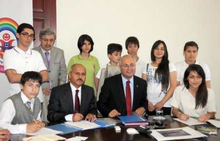 Dev Öğrenciler, Salihli'de Planetaryum Ve Gözlemevi Yaptıracak