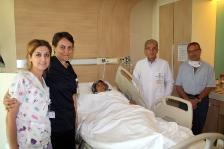 Devasa büyüklükteki tek böbrek ikiye parçalandı, 2 ayrı kişiye nakledildi