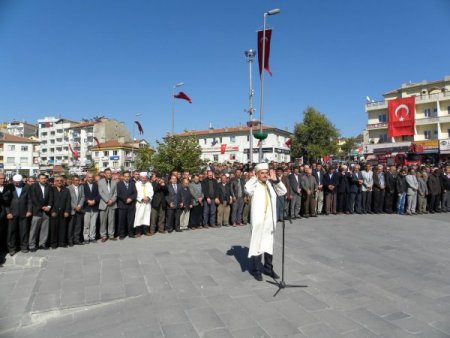 Develi’de Şehitler İçin Gıyabi Cenaze Namazı Kılındı