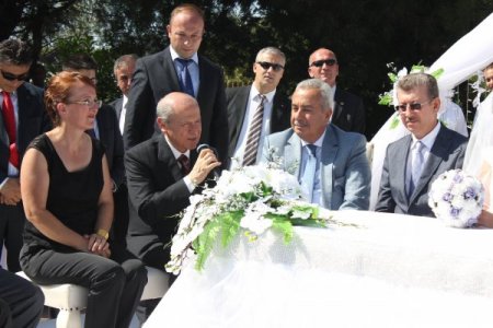 Devlet Bahçeli, Bartın'da nikah şehitliği yaptı