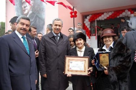 Devlet Bakanı Arınç: Abd'deki Oylamaya Bazıları Komedi Diyor Ama Trajikomedi Demek Lazım