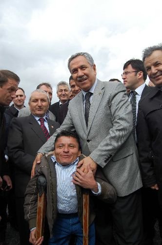Devlet Bakanı Arınç: Abd'deki Oylamaya Bazıları Komedi Diyor Ama Trajikomedi Demek Lazım
