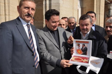 Devlet Bakanı Babacan Selimiye’yi Gezdi