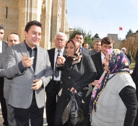 Devlet Bakanı Babacan Selimiye’yi Gezdi