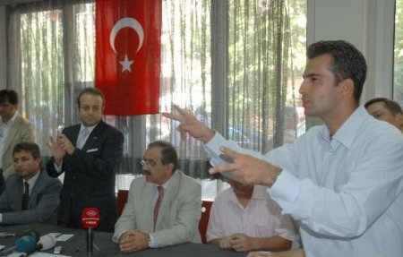 Devlet Bakanı Bağış, Anayasa Değişikliğini Sağırlara Bile Anlattı
