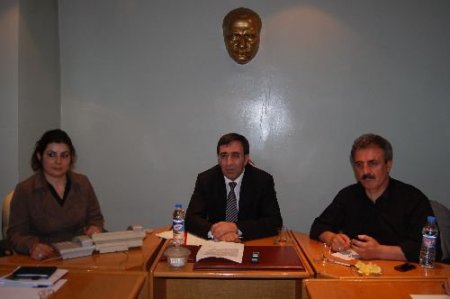 Devlet Bakanı Cevdet Yılmaz, Bingöl'de Siyasi Partilerin İl Başkanlarıyla Biraraya Geldi