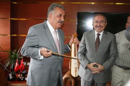 Devlet Bakanı Hayati Yazıcı: Bizim Faaliytlerimizin Merkezinde İnsan Var