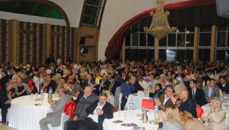 Devlet Bakanı Özak: Biz Proje Konuşuyoruz, Onlar Boş Konuşuyor