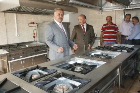 Devlet Bakanı Yazıcı Giresun'da Okul Açtı