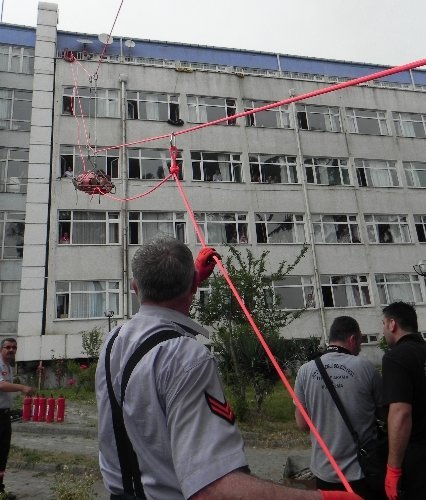 Devlet hastanesindeki yangın tatbikatı gerçeğini aratmadı