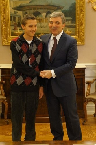 Devletin zirvesi, çocukları ağırladı